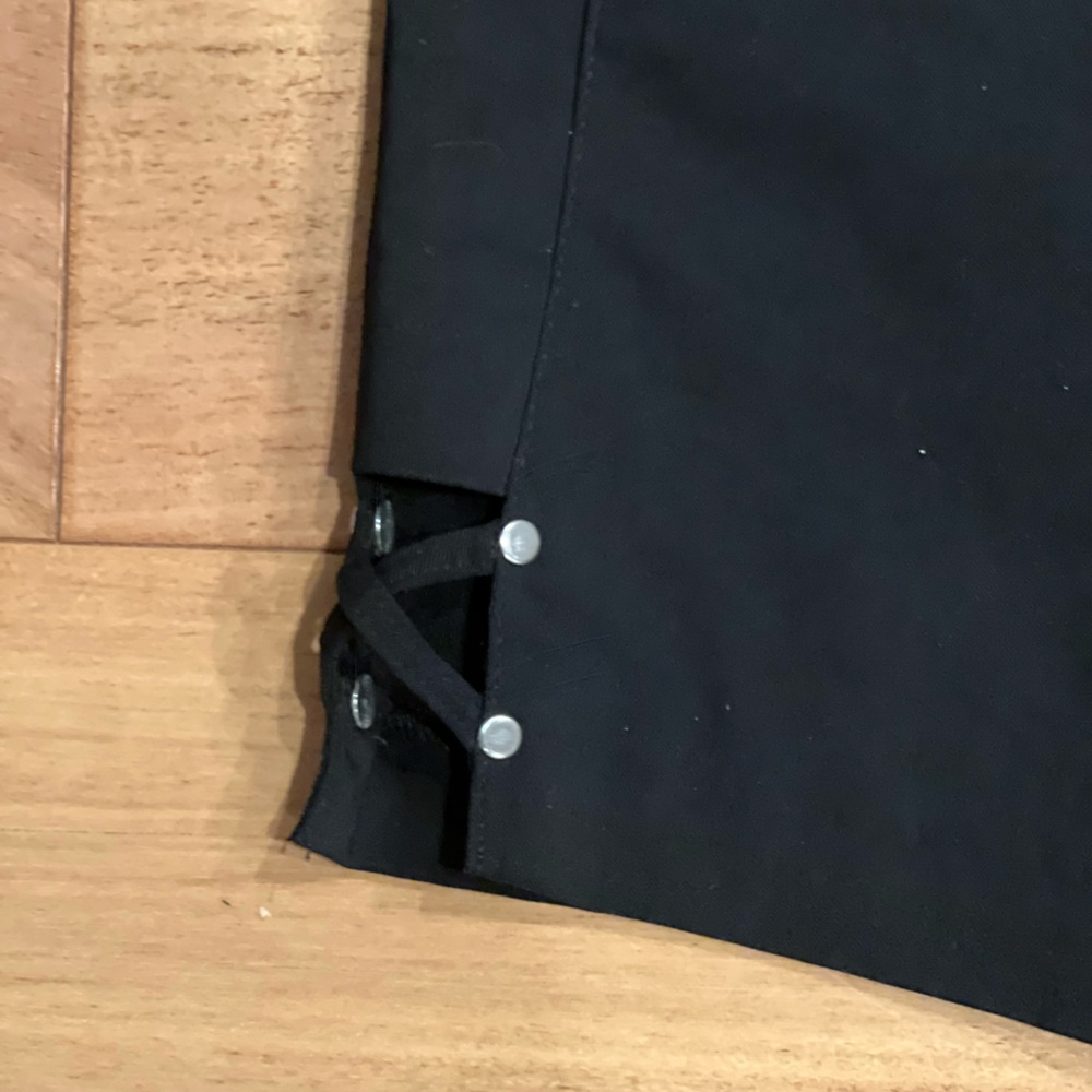 Avenue Rivet Shorts - Picture 5 of 6
